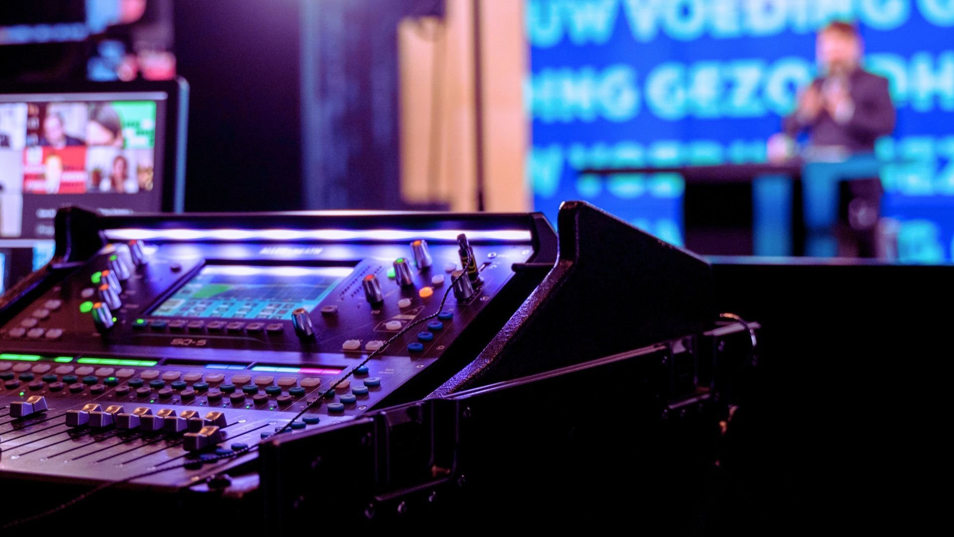 Enterprise AV for Meetings and Large Conference Venues